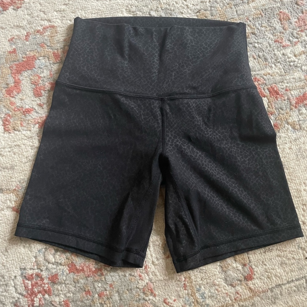 Lululemon Align 6 inch shorts